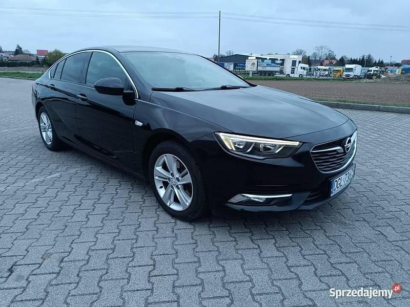 Czarny Używany 2019 Opel Insignia Sport Sedan/Limuzyna | 59 800 zł (Dość drogi) - Obraz 1/4