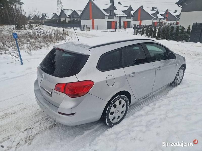 Używany Opel Astra 2011 Srebrny Kombi