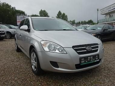 Srebrny Używany 2008 Kia Ceed 2 Hatchback | 11 900 zł (Dobra cena) - Obraz 1/4