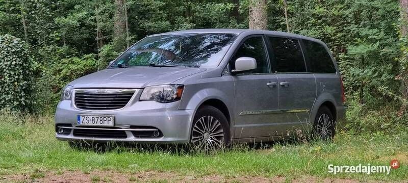 Używany Chrysler Town & Country 2014 Szary Minivan