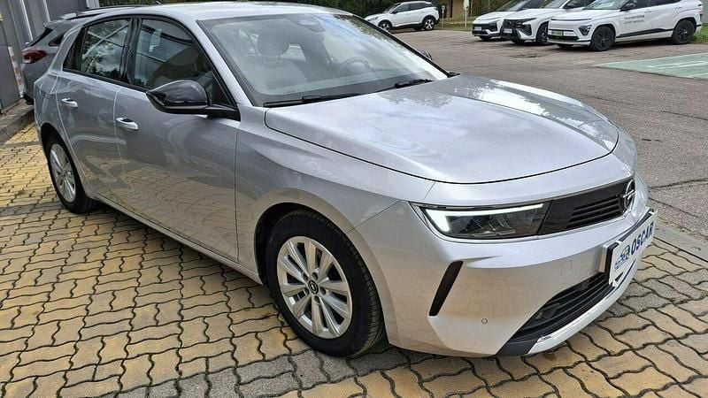 Używany Opel Astra 130 KM (95 kW) 2022 Srebrny Hatchback