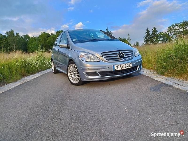 Srebrny Używany 2009 Mercedes B170 Minivan | 16 900 zł (Dobra cena) - Obraz 1/4