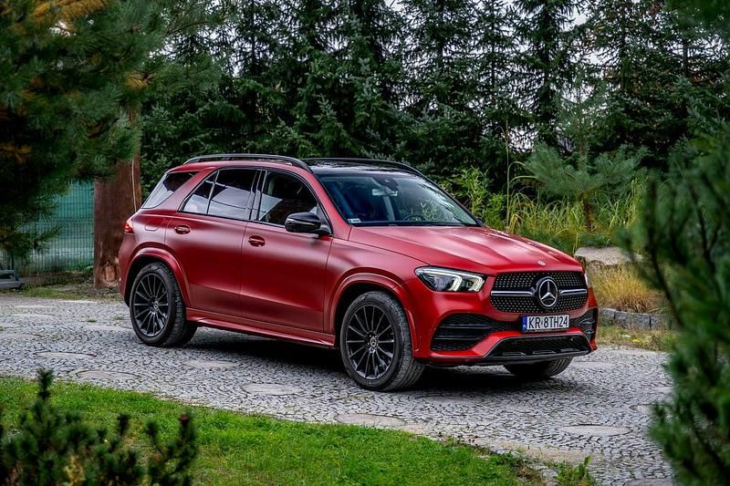 Czerwony Używany 2020 Mercedes GLE400 SUV | 249 777 zł - Obraz 1/4