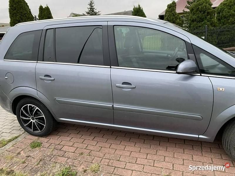 Używany Opel Zafira 105 KM (77 kW) 2007 Szary (metalik) Minivan
