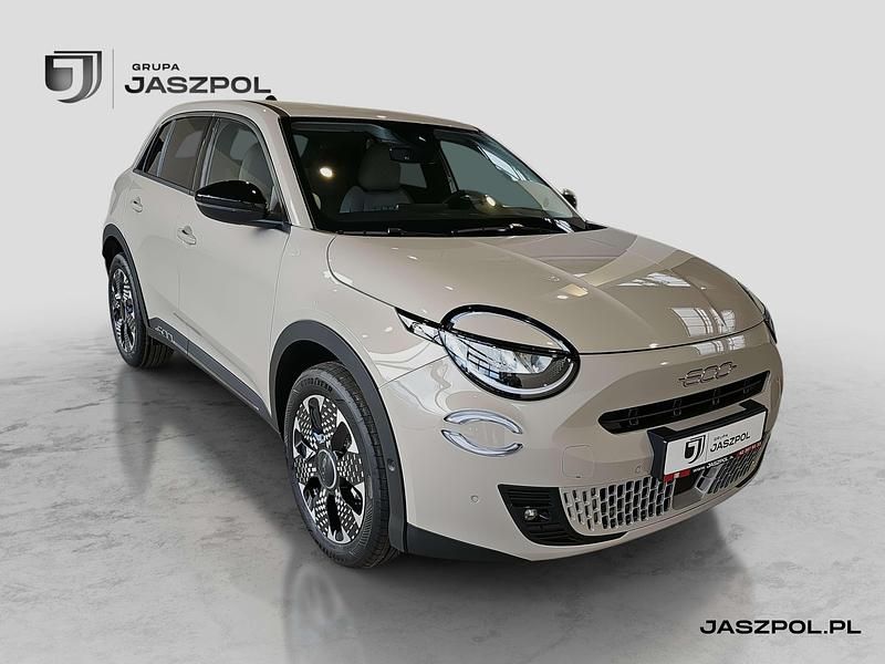 Lakier pastelowy biały gelato z dachem w kolorze czarny cinema Nowe 2025 Fiat 600 La Prima SUV | 104 540 zł (Uczciwa cena) - Obraz 1/4