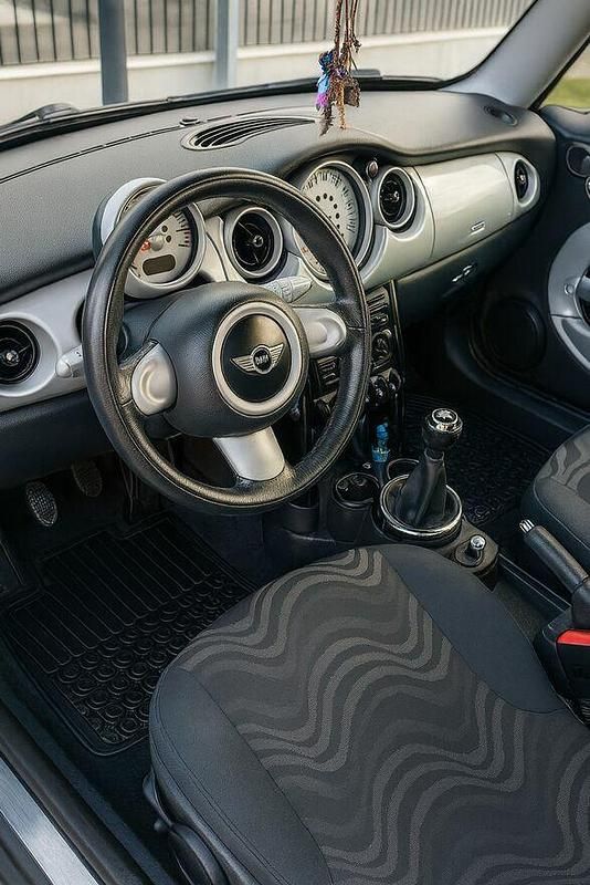 Zielony Używany 2002 Mini Cooper Coupé Coupe | 12 000 zł - Obraz 1/4