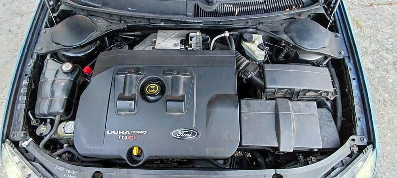 Czarny Używany 2006 Ford Mondeo Hatchback | 3000 zł (Dobra cena) - Obraz 1/4