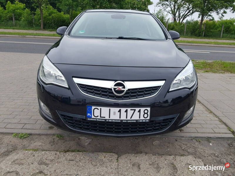 Czarny Używany 2010 Opel Astra Hatchback | 20 900 zł (Uczciwa cena) - Obraz 1/4