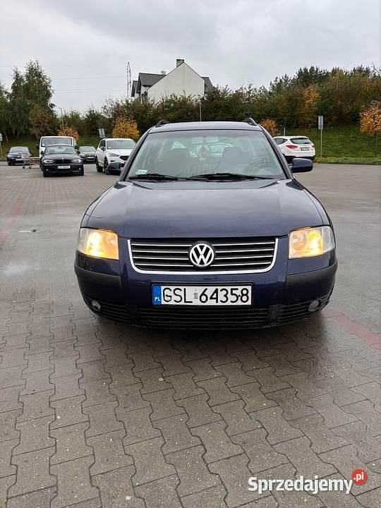 Granatowy Używany 2003 VW Passat Kombi | 6400 zł (Uczciwa cena) - Obraz 1/4