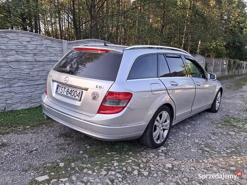 Używany Mercedes C220 170 KM (125 kW) 2010 Srebrny Kombi