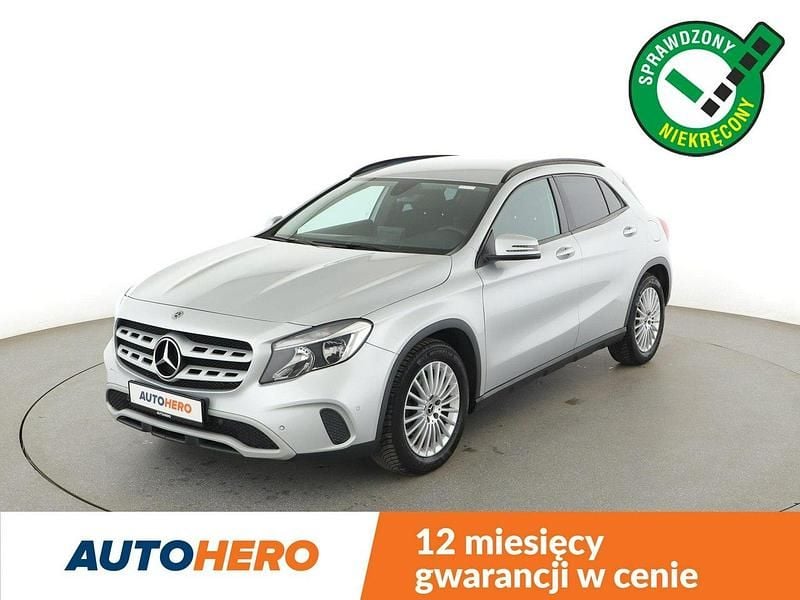 Srebrny Używany 2019 Mercedes GLA180 SUV | 71 600 zł - Obraz 1/3