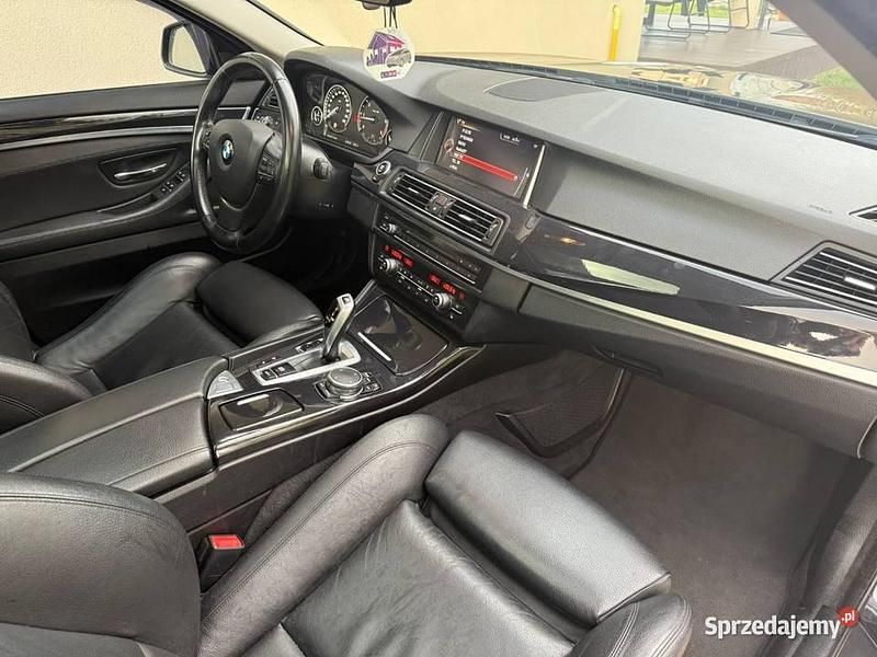 Używany BMW 520 2014 Czarny Kombi