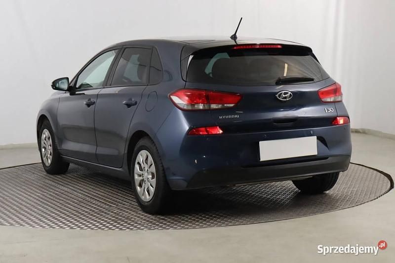 Używany Hyundai i30 2017 Niebieski Hatchback