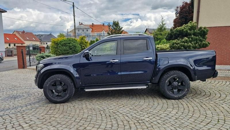 Używany Mercedes A150 190 KM (139 kW) 2017 Niebieski ciemny (metalik, perła) Pickup