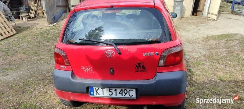 Używany Toyota Yaris 2000 Czerwony Hatchback