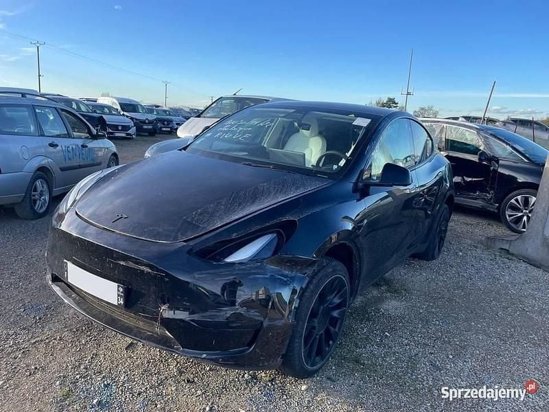 Czarny Używany 2022 Tesla Model Y Standard Range SUV | 52 000 zł - Obraz 1/4
