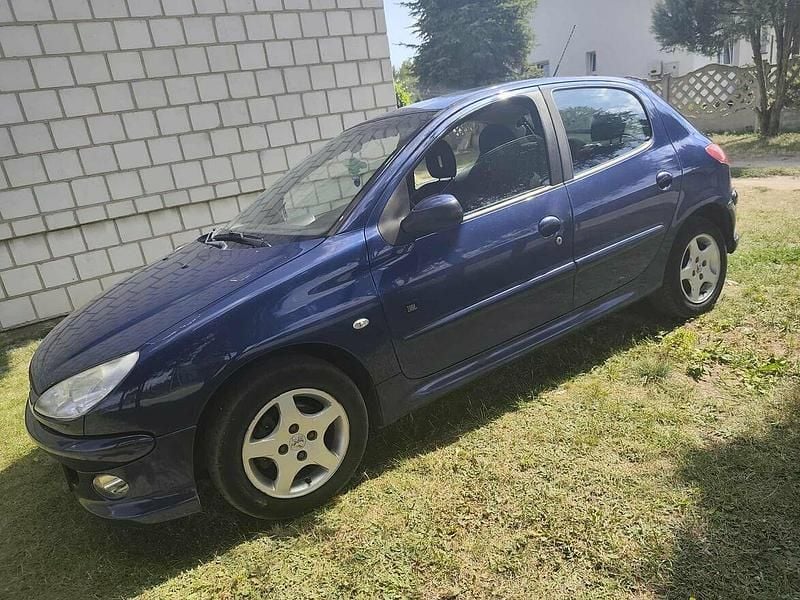 Używany Peugeot 206 2008 Niebieski Sedan/Limuzyna
