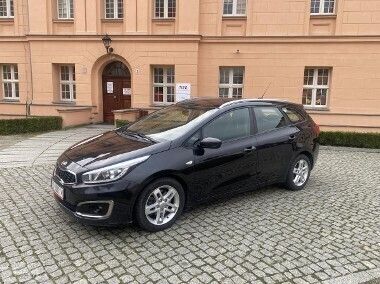 Czarny Używany 2016 Kia Ceed Hatchback | 39 999 zł (Uczciwa cena) - Obraz 1/4