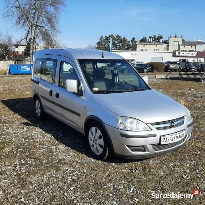 Srebrny Używany 2005 Opel Combo Minivan | 9900 zł - Obraz 1/4