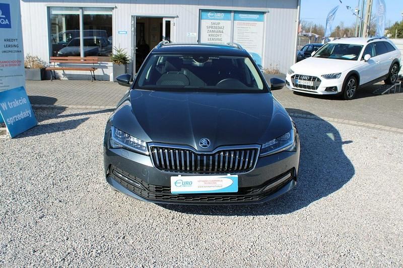 Używany Skoda Superb 190 KM (139 kW) 2020 Szary (metalik) Kombi