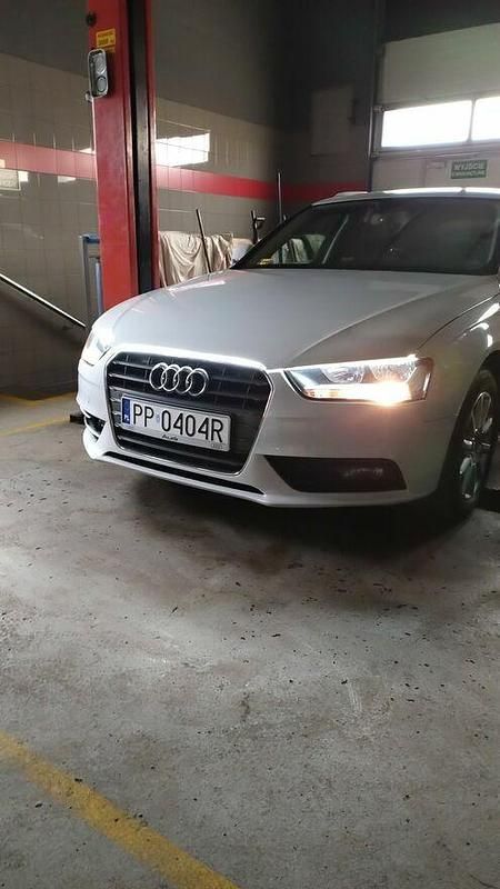 Biały Używany 2013 Audi A4 Kombi | 26 500 zł (Super Cena) - Obraz 1/3