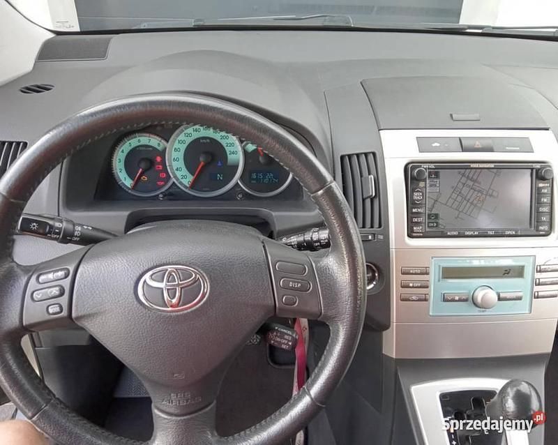 Używany 2004 Toyota Corolla Verso Minivan | 18 900 zł (Uczciwa cena) - Obraz 1/4