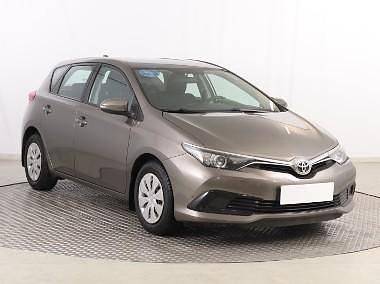 Używany Toyota Auris 99 KM (72 kW) 2017 Szary Hatchback