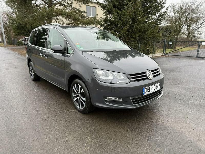 Używany VW Sharan 177 KM (130 kW) 2019 Szary Minivan