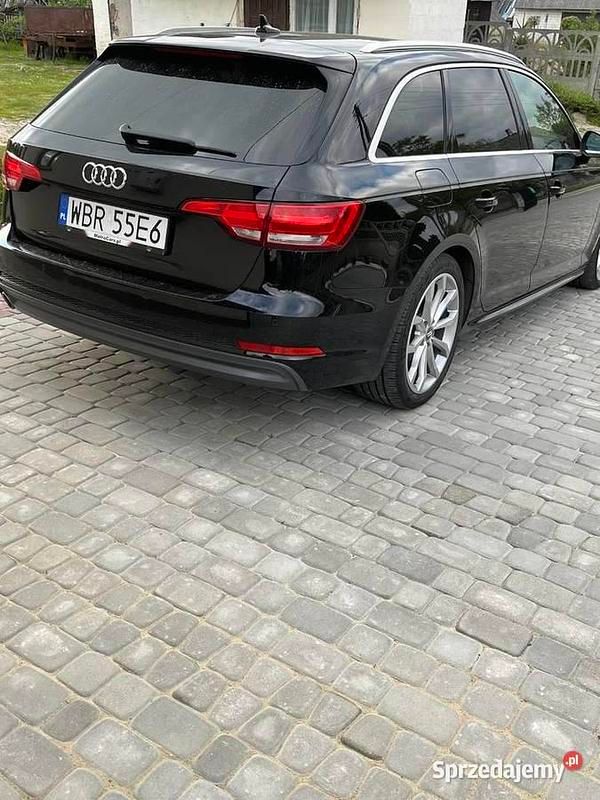 Używany Audi A4 2016 Czarny Kombi