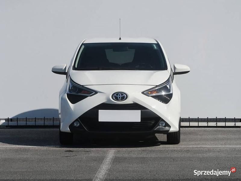 Biały Używany 2018 Toyota Aygo Hatchback | 38 499 zł (Uczciwa cena) - Obraz 1/4