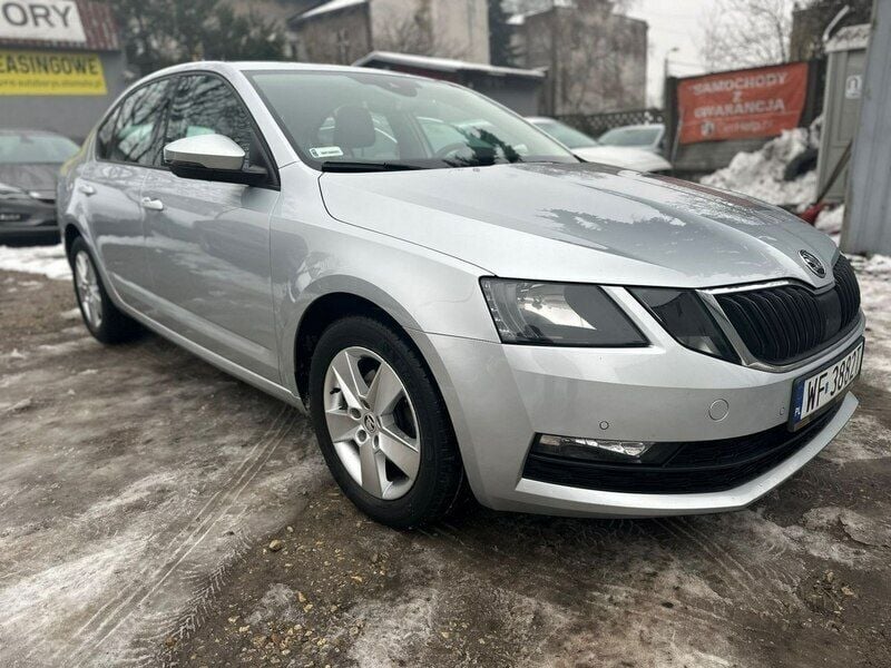 Używany Skoda Octavia 115 KM (84 kW) 2019 Srebrny (metalik) Sedan/Limuzyna