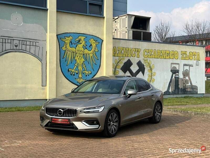 Szary Używany 2021 Volvo S60 Sedan/Limuzyna | 112 900 zł (Dość drogi) - Obraz 1/4
