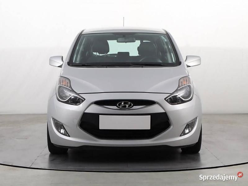 Używany Hyundai ix20 125 KM (91 kW) 2011 Srebrny Hatchback