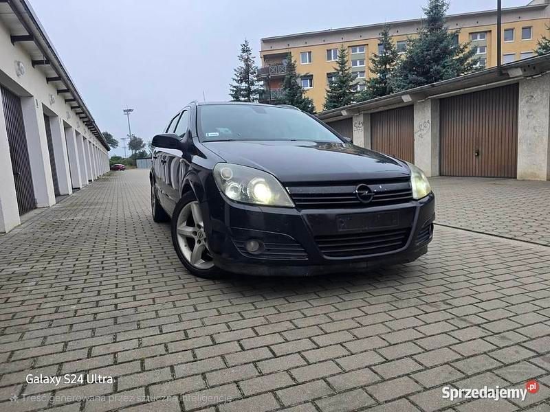 Czarny Używany 2004 Opel Astra Kombi | 4500 zł (Uczciwa cena) - Obraz 1/4