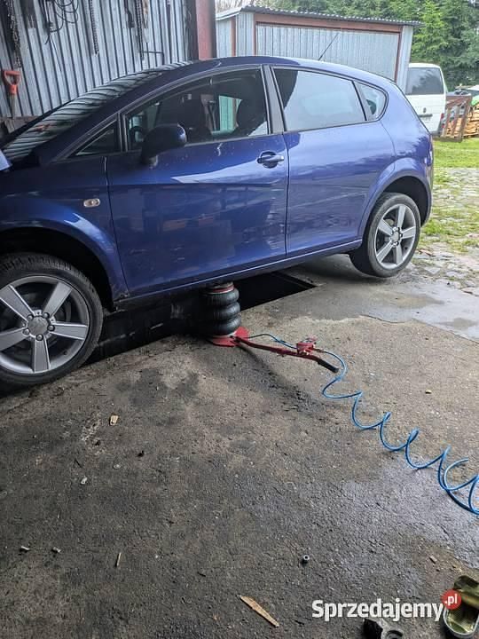 Fioletowy Używany 2006 Seat Leon Sedan/Limuzyna | 3900 zł (Uczciwa cena) - Obraz 1/3