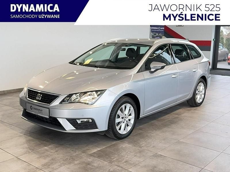 Używany Seat Leon 130 KM (95 kW) 2018 Srebrny (metalik) Kombi