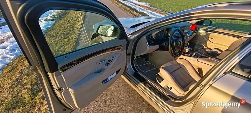 Używany BMW 520 184 KM (135 kW) 2011 Złoty Kombi