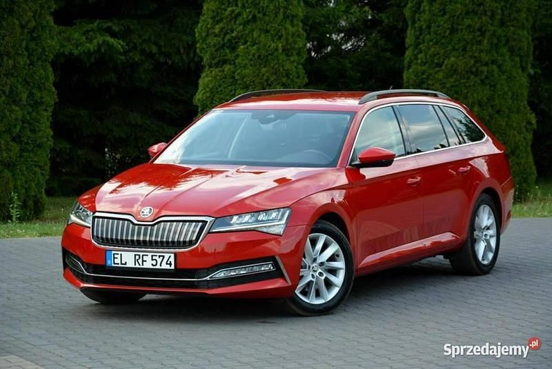 Czerwony Używany 2020 Skoda Superb Kombi | 69 900 zł - Obraz 1/4