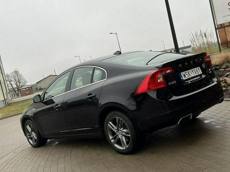 Używany Volvo S60 254 KM (186 kW) 2015 Czarny Sedan/Limuzyna