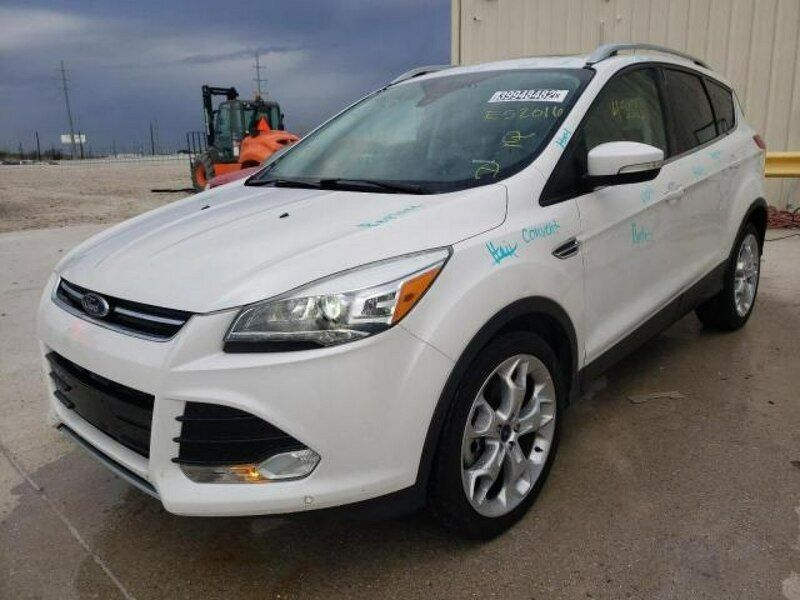 Używany Ford Kuga Titanium 231 KM (169 kW) 2014 Biały SUV