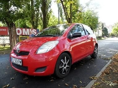 Czarny Używany 2009 Toyota Yaris Hatchback | 12 900 zł (Dobra cena) - Obraz 1/4