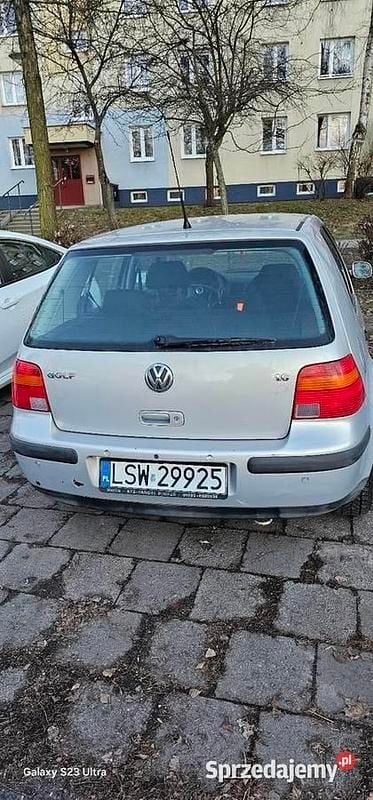 Używany VW Golf IV 1998 Srebrny Hatchback