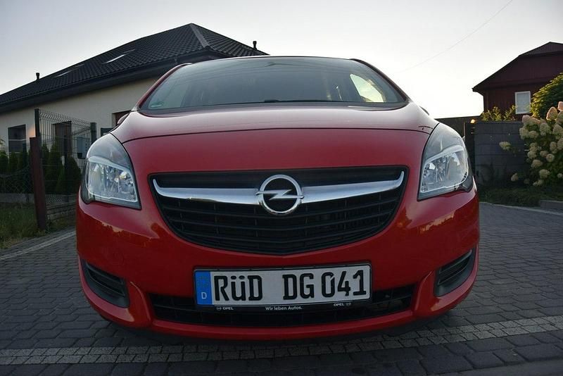 Używany Opel Meriva 120 KM (88 kW) 2016 Czerwony Minivan