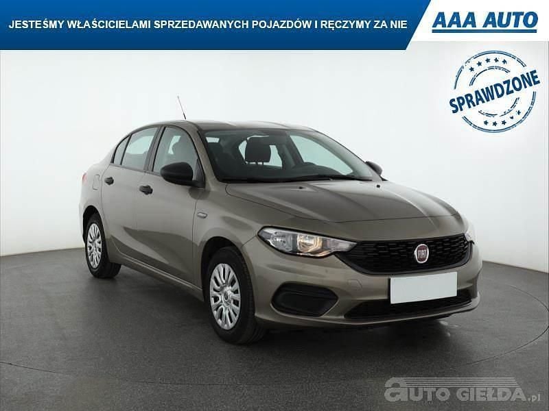 Używany Fiat Tipo 2017 Beżowy