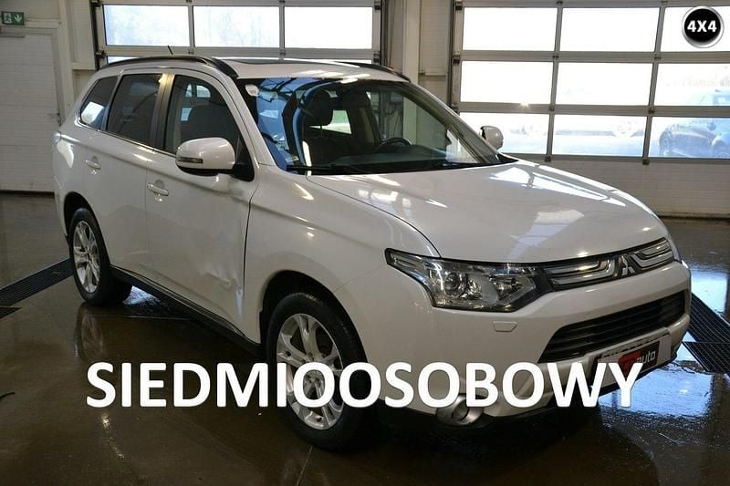 Biały Używany 2013 Mitsubishi Outlander SUV | 24 500 zł - Obraz 1/4