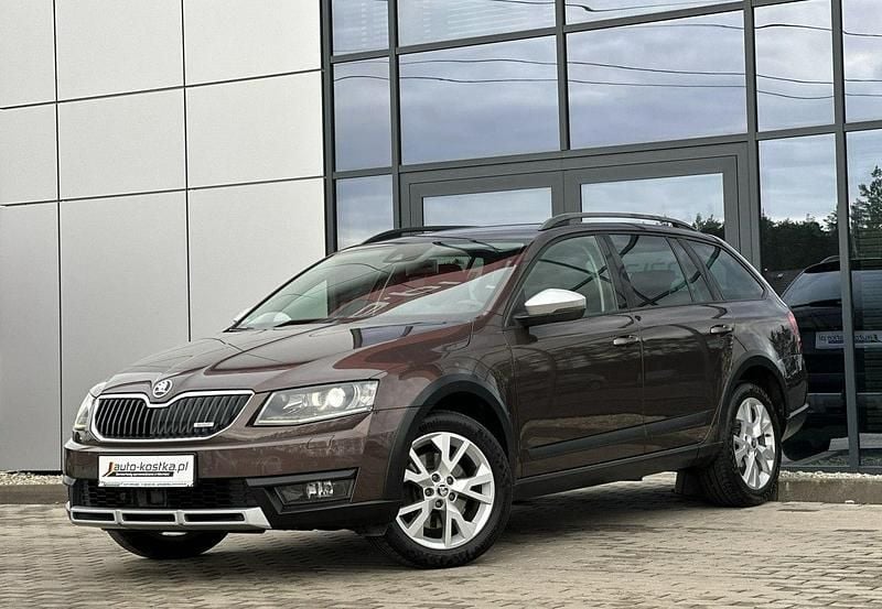 Brązowy Używany 2015 Skoda Octavia Kombi | 53 999 zł (Uczciwa cena) - Obraz 1/3