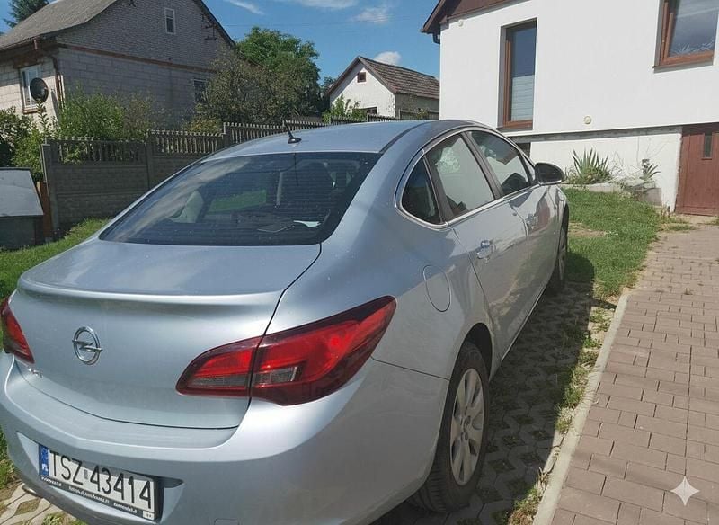 Używany Opel Astra 140 KM (102 kW) 2018 Srebrny Sedan/Limuzyna