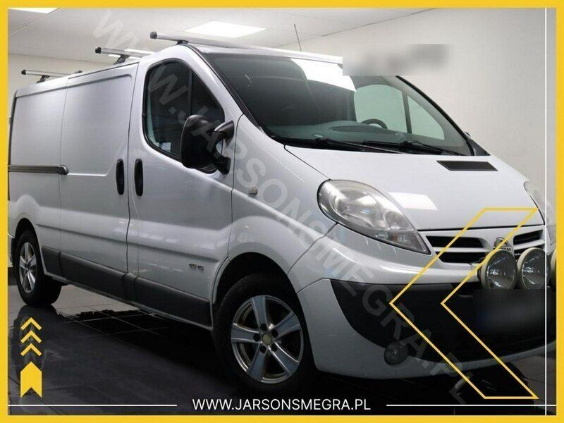 Biały Używany 2012 Nissan Primastar Minivan | 27 000 zł - Obraz 1/4