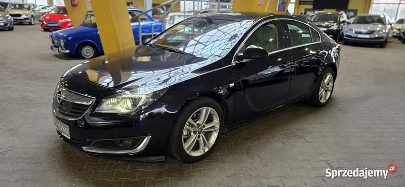 Używany Opel Insignia 170 KM (125 kW) 2013 Czarny Hatchback