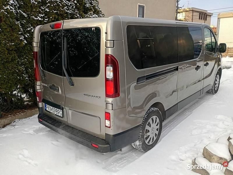 Używany Renault Trafic 2019 Beżowy Minivan